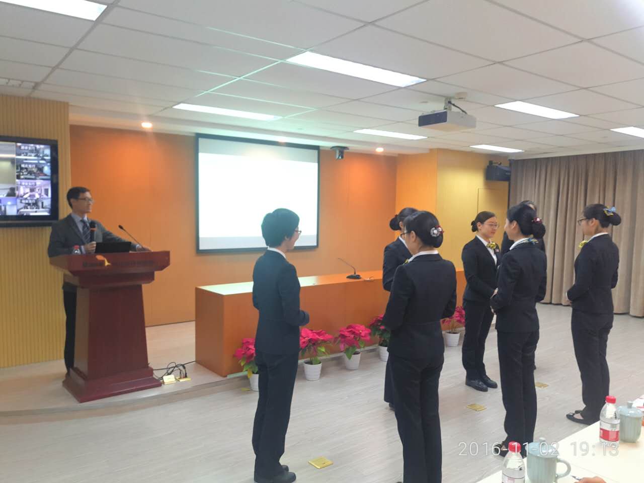 银行大堂经理_杭州银行大堂经理收入